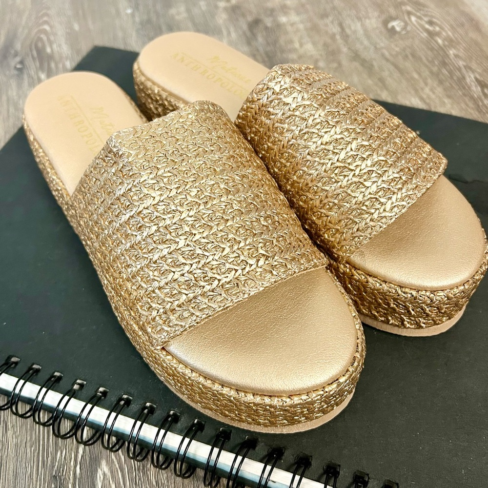 FOR ANTHRO 🌞 Matisse Montego Gold Platform Sandals - Size 8